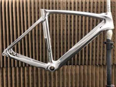 Peinture effet chrome pour vélo – kit complet couleur au choix